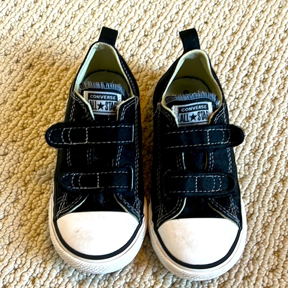 Black size 10 converse